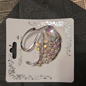 💥giveaway- Swan Brooch - B10